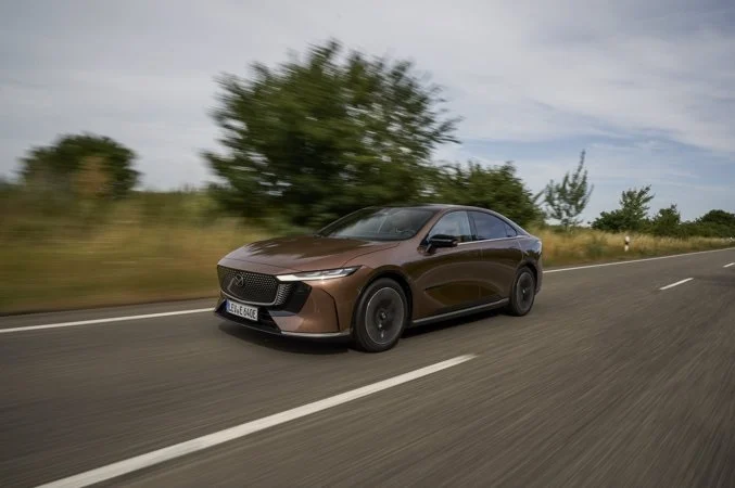 Mazda6e: La revolución eléctrica que redefine el concepto de berlina premium 1 Merca2.es Mazda6e Melting Copper Merca2.es