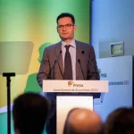 La prensa de papel española abre curso entre pérdidas, sucesiones y silencios