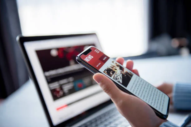 Secuoya es un grupo audiovisual global centrado en dos áreas de negocio principales: la creación y producción de contenidos originales y la prestación de servicios audiovisuales y de comunicación integrados.