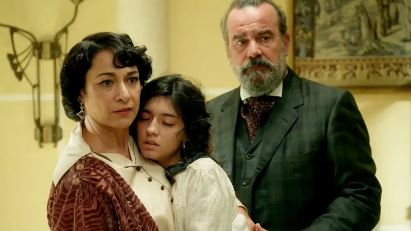 'La Promesa': Ángela regresa débil y desorientada a palacio tras su secuestro 26 Merca2.es 'La Promesa': Ángela regresa débil y desorientada a palacio tras su secuestro