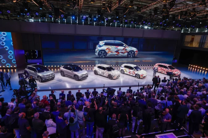 Citigroup apunta las cinco razones por las que hacerse accionista de Volkswagen 3 Merca2.es VW ha cotizado de forma sólida este año en un sector débil, solo por detrás de BMW, que tiene una beta baja. Fuente: VW