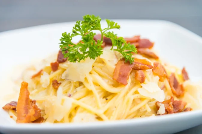 Espaguetis carbonara originales y sin nata: el sabor auténtico de Italia 4 Merca2.es carbonara 1 Merca2.es