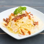 Espaguetis carbonara originales y sin nata: el sabor auténtico de Italia