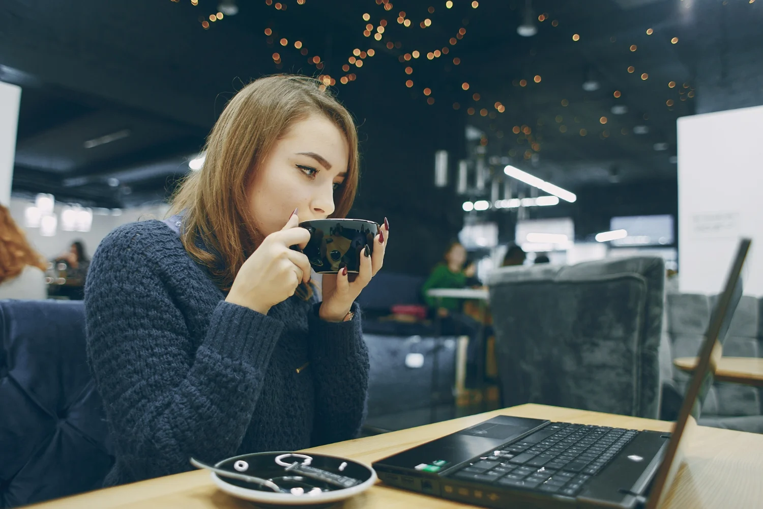 Superado el mazazo inicial, el siguiente reto que me planteó la ausencia de café fue gestionar un torbellino de emociones descontroladas. Fuente: Freepik

