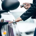 Si tienes un coche de estas marcas, pueden robártelo en 30 segundos sin forzar la cerradura: el fallo está en la llave inteligente