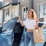 Los coches modernos saben dónde aparcas y qué escuchas: guía rápida para ajustar su privacidad paso a paso