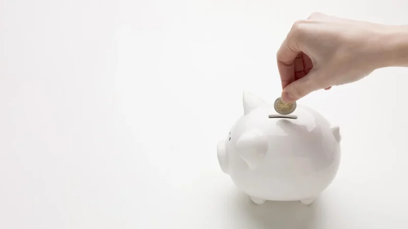 Cómo blindar tus ahorros: el consejo de la OCU para no perderlo todo 28 Merca2.es Cuánto dinero es recomendable mantener en la cuenta corriente