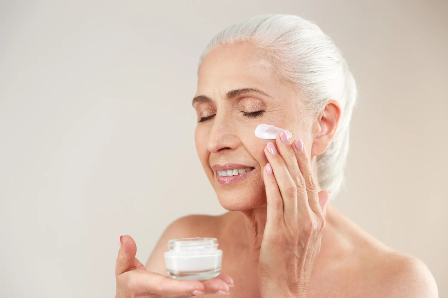 Dr. Miguel Ángel Rojo (55), dermatólogo: 