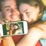 La foto que nunca debes subir a tus redes sociales: el metadato oculto que dice a los ladrones exactamente dónde vives (y cuándo no estás en casa)