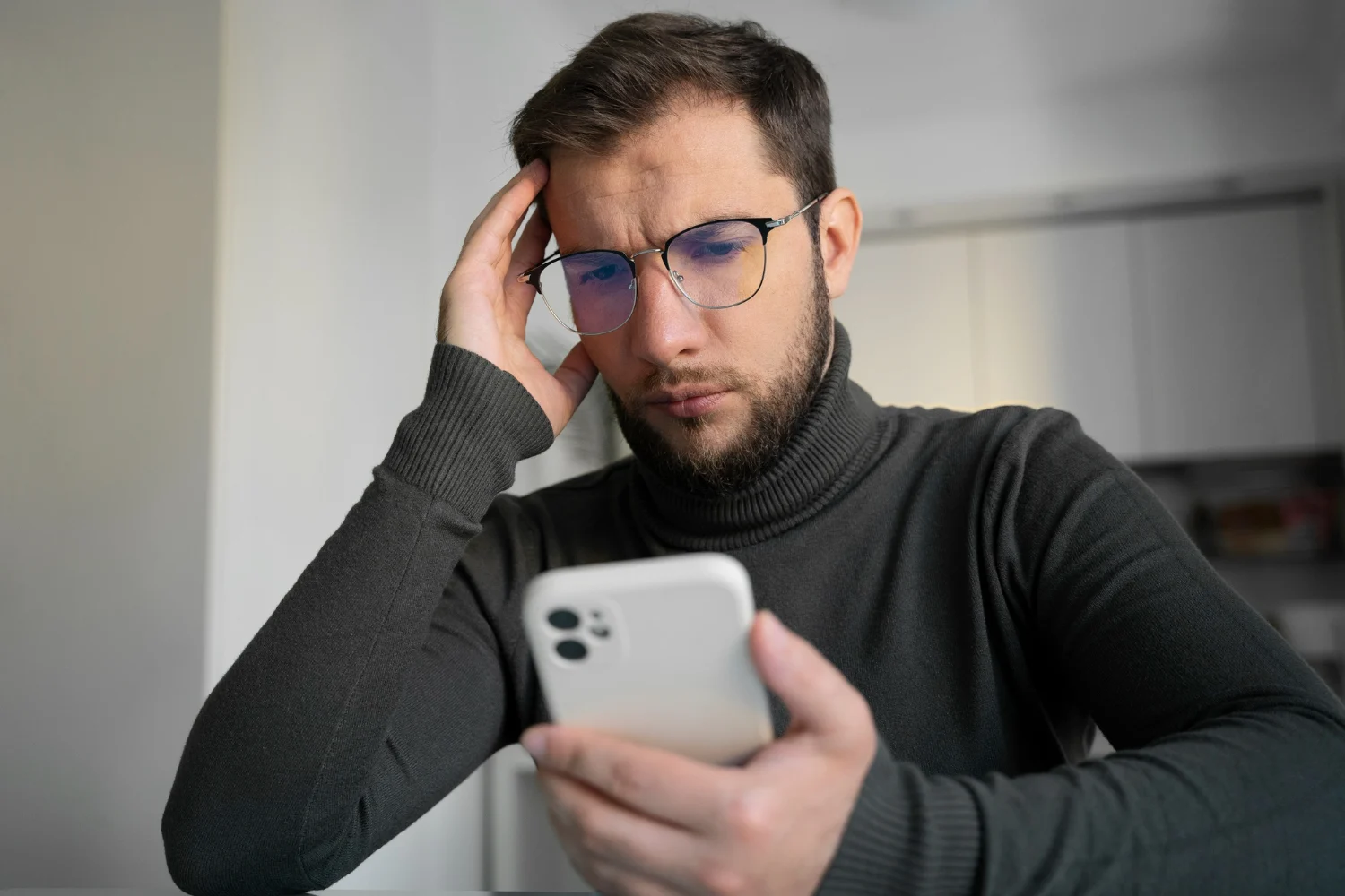 La 'dieta digital' que funciona: 5 tipos de aplicaciones que debes borrar de tu móvil hoy mismo