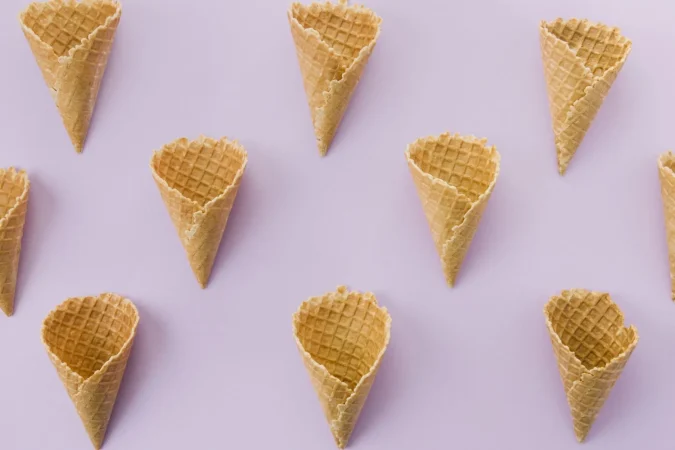 Cómo hacer cucuruchos de barquillo caseros y crujientes que sorprenden 2 Merca2.es helado de gofres cortos sin rellenar Merca2.es