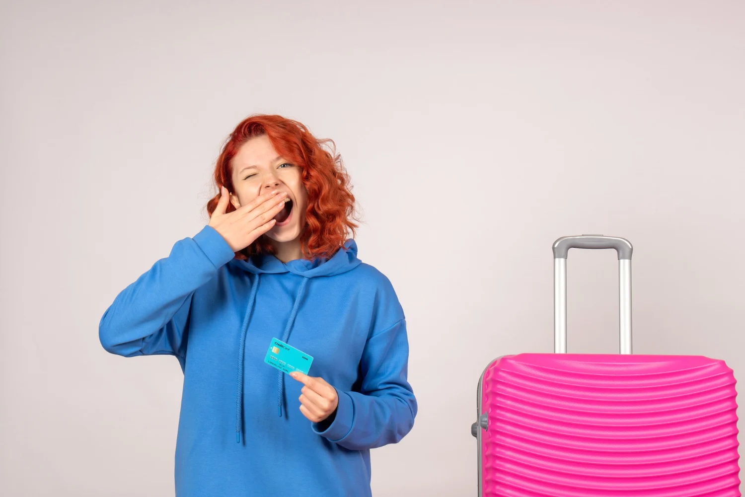Cómo vencer el jet lag: 3 trucos clave para las primeras 48 horas de tu viaje 2 Merca2.es Combatir la inercia física es fundamental para decirle a tu cuerpo que debe activarse. El ejercicio moderado es una herramienta sorprendentemente poderosa para aliviar los síntomas del jet lag. Fuente: Freepik