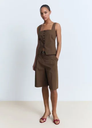 El chaleco de 35 euros de Mango que ha conquistado a Anna Padilla y promete ser la prenda de la temporada 37 Merca2.es Mango, la moda accesible que marca temporada