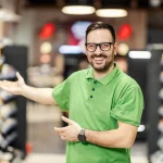 Diego Lleida (36), ex-reponedor de Mercadona lo confiesa: «Jamás busques ofertas a la altura de tus ojos, el verdadero chollo se esconde aquí»