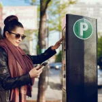 Manuel Vega (47), experto en pagos móviles, advierte: «Si pagas el parquímetro en Madrid con el móvil, comprueba esto ya o tu tarjeta está en riesgo»