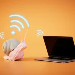 Marcos Herrero (52), jefe de ingeniería, confiesa: «Mi WiFi iba a pedales hasta que hice este cambio de 30 segundos que las operadoras ocultan. Ahora vuela»